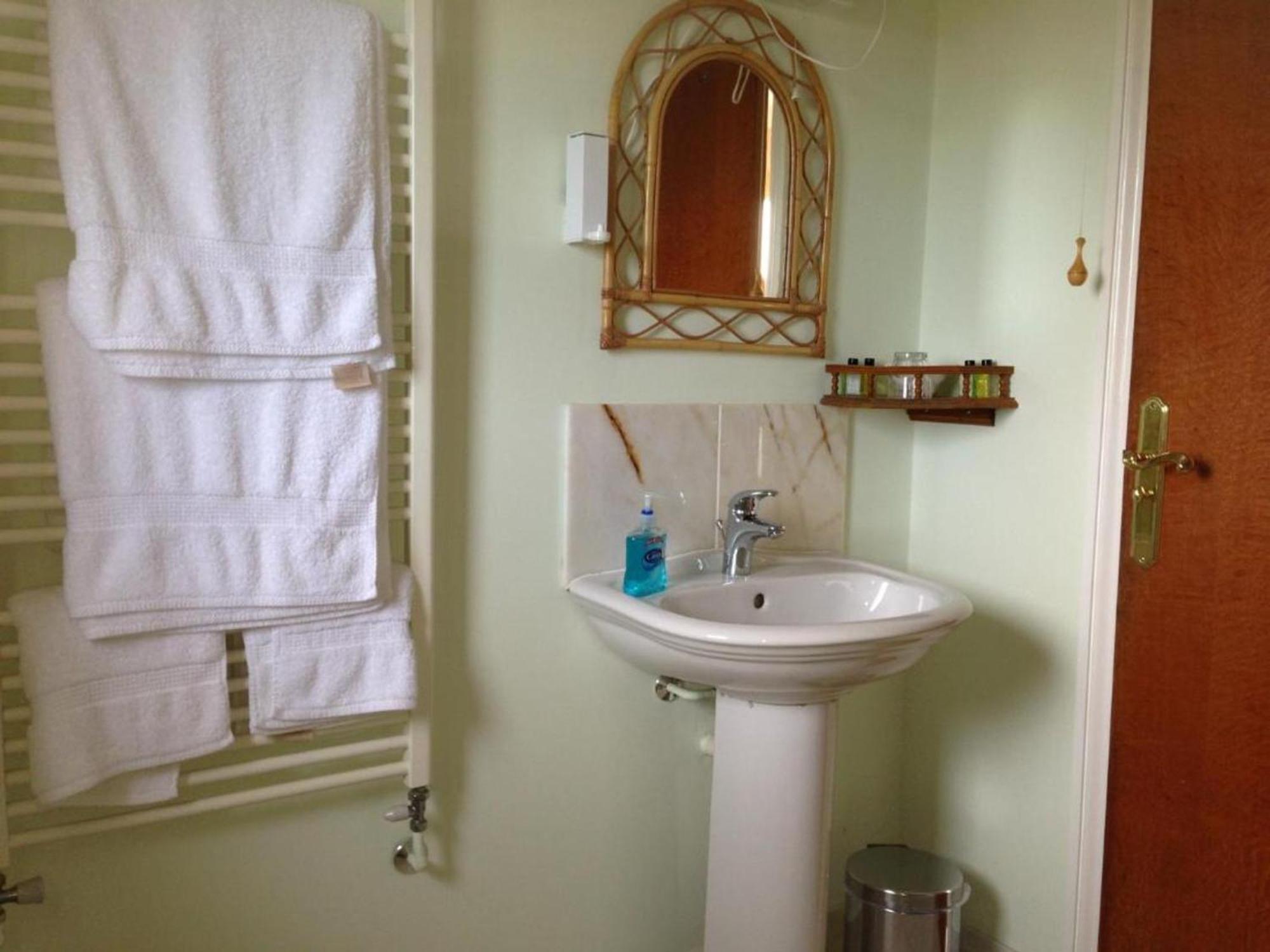 Room In Guest Room - Orchard Manor, Fore Street, Probus ترورو المظهر الخارجي الصورة